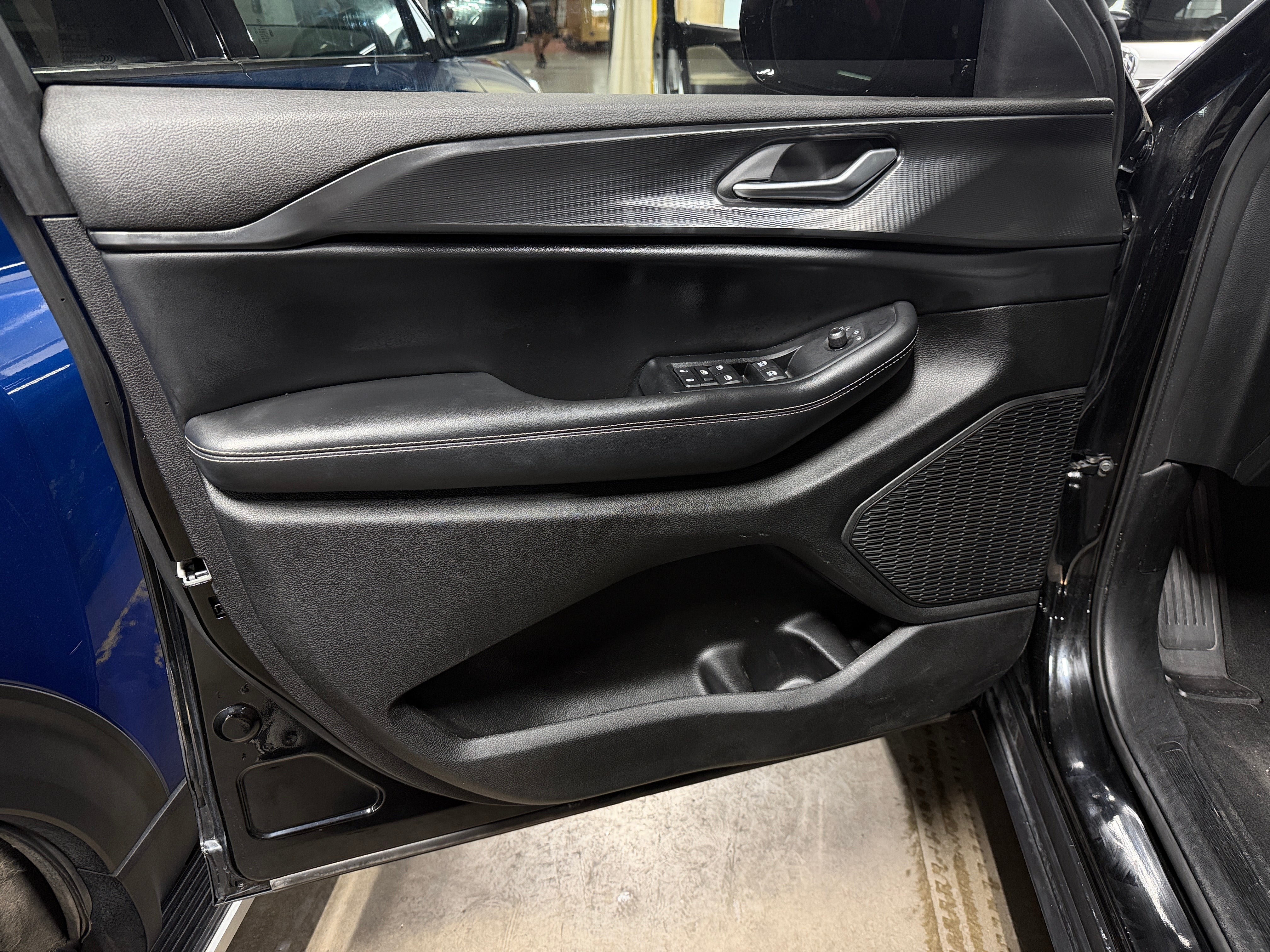 jeep grand cherokee l 2023 1C4RJKAG4P8833114 image